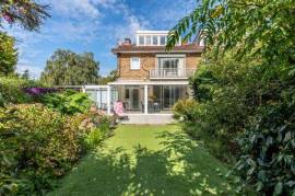 Stunning 3 Bedroom House For Sale in Maxwellstraat Amsterdam