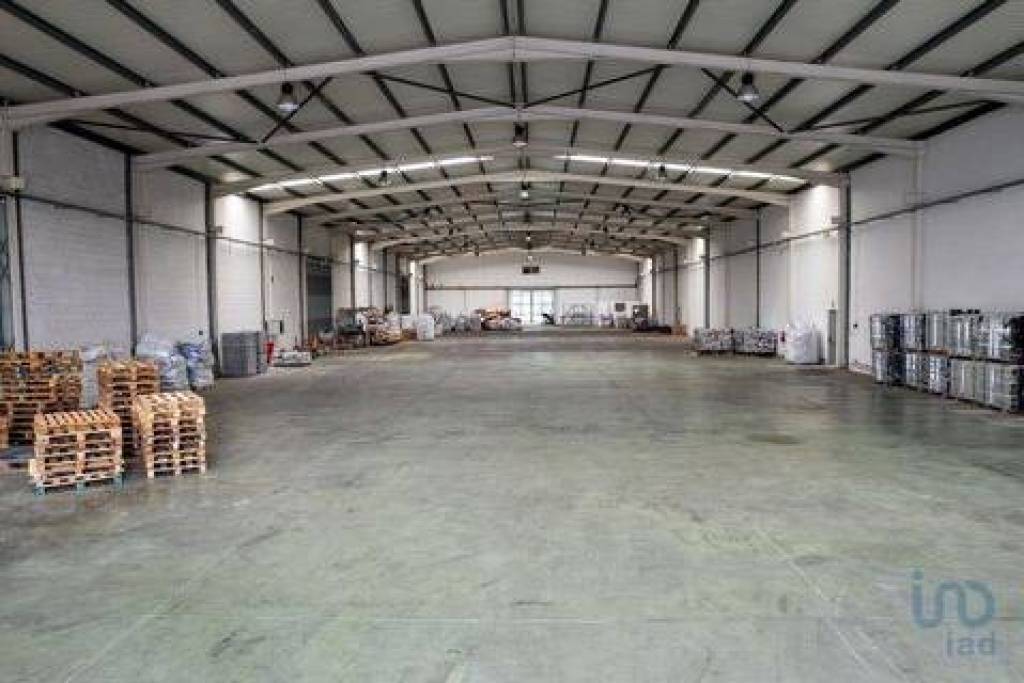 Espaço Comercial em Gafanha da Encarnação de 1817,00 m²