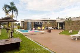 Venda: Moradia térrea com piscina, campo de jogos e jardim, em Ovar