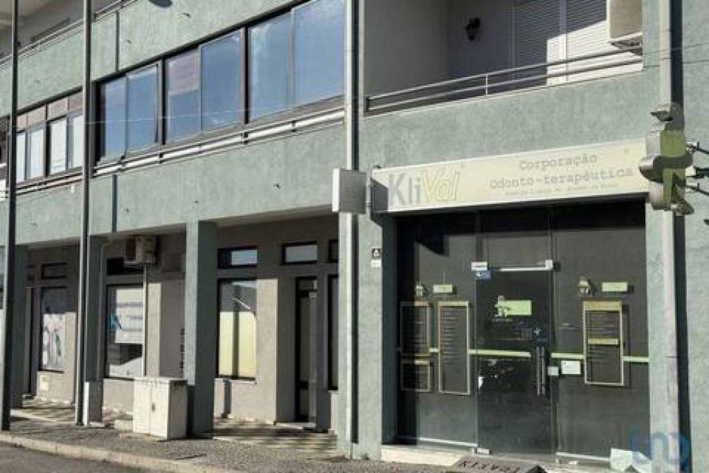 Loja / Estabelecimento Comercial T2 em Valpaços e Sanfins de 226,00 m²