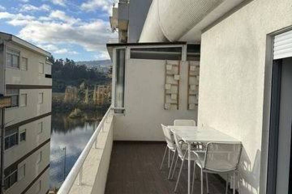 Apartamento T2 em Peso da Régua e Godim de 103,00 m²