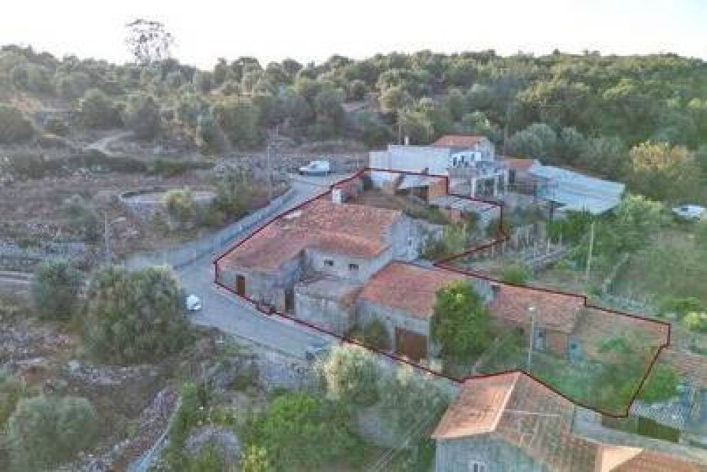 Casa de aldeia T3 em Alvorge de 347,00 m²