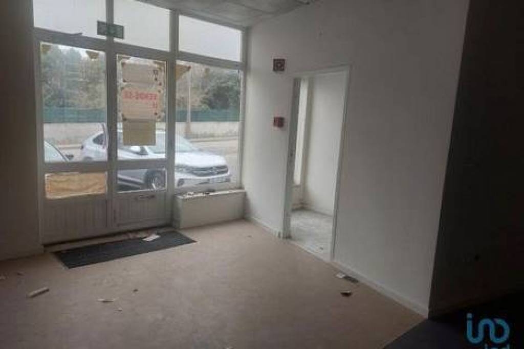 Loja / Estabelecimento Comercial em Oiã de 182,00 m²