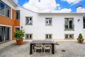 Moradia V3 com jardim para venda em Paços de Brandão, Santa Maria Feira