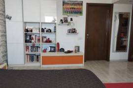 5 bedrooms Apartment Bucharest, South