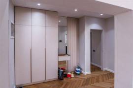Apartment with 4 bedrooms for sale 150 sqm in Bucuresti, Herastrau area