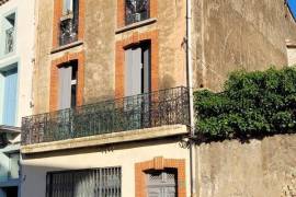 Charming, Furnished And Renovated Duplex Apartment In The Centre Of The Village, With 60 M2 Of Living Space And Courtyard.