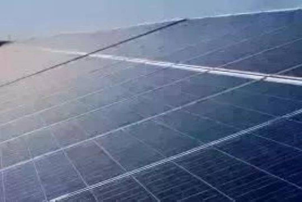 Solar park: 335 MW with 60 MWh battery storage on 435.5 ha