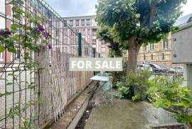 Business Premises For Sale with Apartment