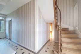 Manor House Style Property with Garden