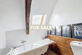 Detached Country House with Outbuilding