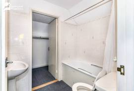 4 bedroom, Detached bungalow for sale