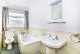 4 bedroom, Detached bungalow for sale
