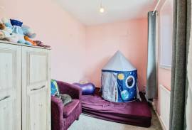 3 bedroom, Semi-detached house for sale