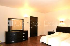 Detached house for rent in Jurmala, 450.00m2