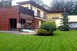 Detached house for rent in Jurmala, 450.00m2