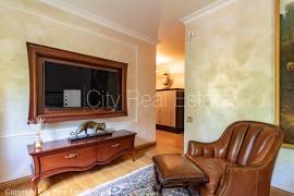 Apartment for rent in Jurmala, 190.00m2