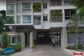 49 Plus 2 - Spacious Top Floor One Bedroom Condo with City Views in Thong Lo