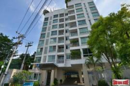 49 Plus 2 - Spacious Top Floor One Bedroom Condo with City Views in Thong Lo