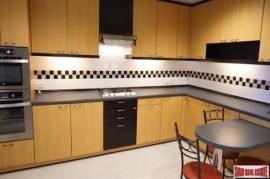 Kallista Mansion - Large Luxury Three Bedroom + Maids Room in Well Maintained Nana Property - Pet Friendly!