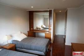 Kallista Mansion - Large Luxury Three Bedroom + Maids Room in Well Maintained Nana Property - Pet Friendly!