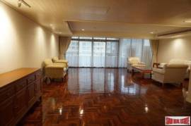Kallista Mansion - Large Luxury Three Bedroom + Maids Room in Well Maintained Nana Property - Pet Friendly!