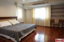 Kallista Mansion - Large Luxury Three Bedroom + Maids Room in Well Maintained Nana Property - Pet Friendly!