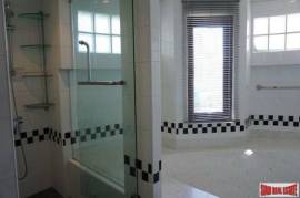 Kallista Mansion - Large Luxury Three Bedroom + Maids Room in Well Maintained Nana Property - Pet Friendly!