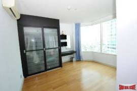 Watermark Chaophraya River - Three Beds Three Bath Condo With Spectacular Views Of Bangkok And Chao Phraya River For Sale.