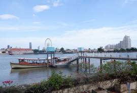 Watermark Chaophraya River - Three Beds Three Bath Condo With Spectacular Views Of Bangkok And Chao Phraya River For Sale.