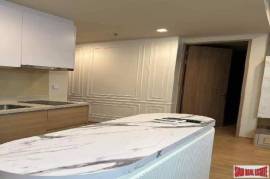 Noble Around 33 - Stylish 2-Bed Condo, Prime Phrom Phong Location