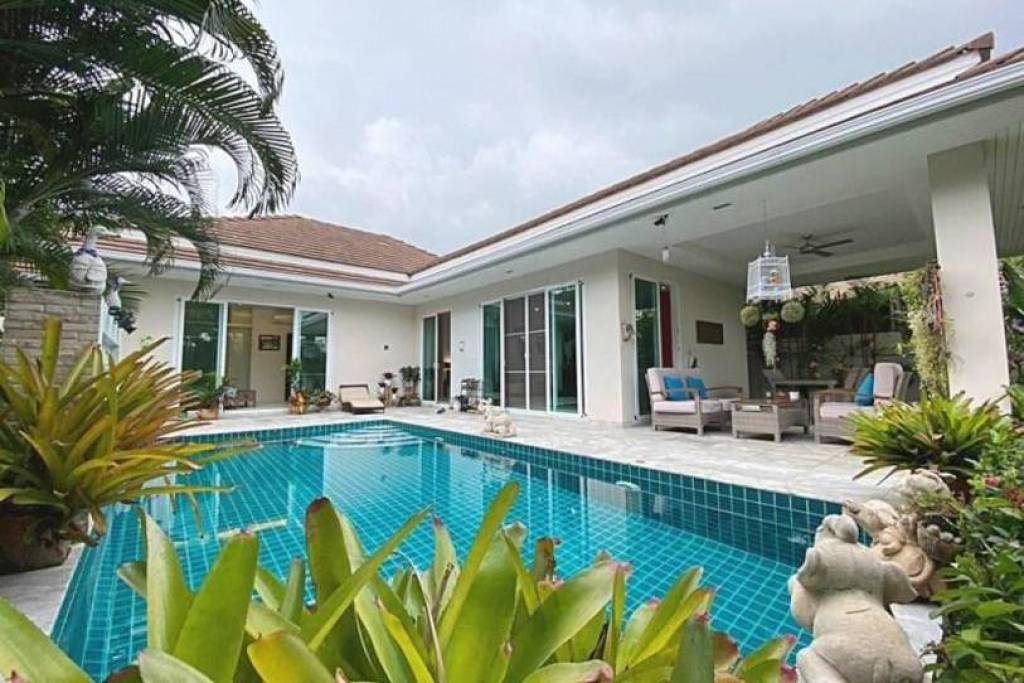 Lovely 3 Bed 2 Bath Pool Villa For Sale at Woodlands