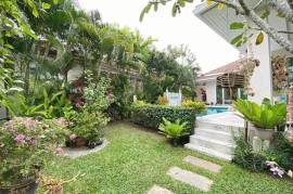 Lovely 3 Bed 2 Bath Pool Villa For Sale at Woodlands