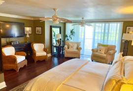 102 Half Moon Circle F2, Hypoluxo, FL 33462