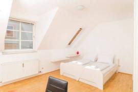 Schlossberg Suite top 24