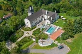 La Petite Ivy | Double Room in a Château with Pool, Sauna & Garden
