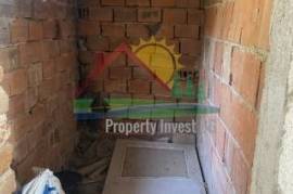 Picturesque mountain villa/House in forest, large regulated land of 1600m2, near Svoge and Sofia Airport