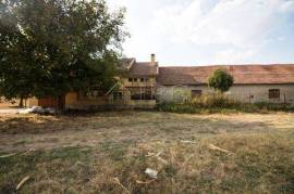 ¡EN VENTA! Propiedad exclusiva con terreno de 3000 mXNUMX cerca de Ruse, Bulgaria