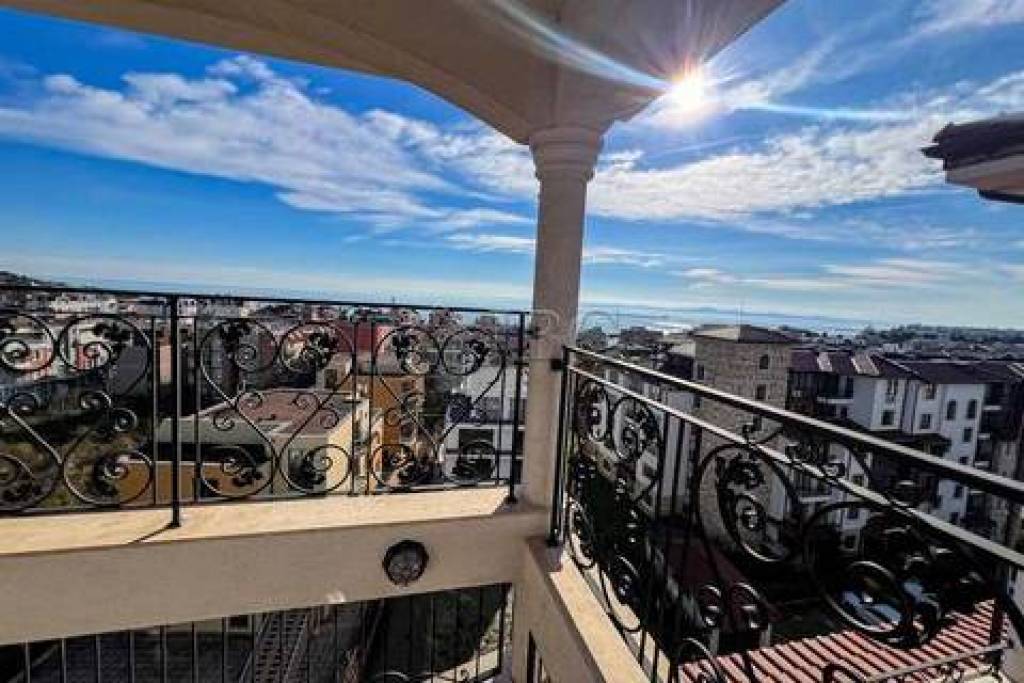 Luxuriöses Penthouse mit großer Terrasse, Pool und Meerblick, Esteban, Nessebar