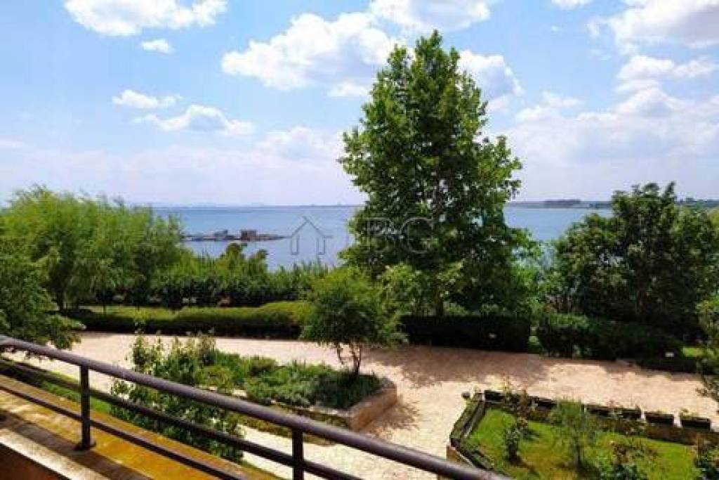 Двухкомнатная квартира с видом на море в Марина Кейп, Ахелой