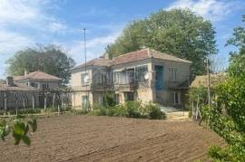 Spacious Two-Story House with Garden, Outbuildings & Garage – 20 km from Shabla