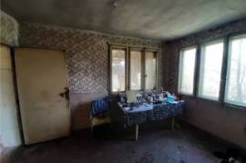Old country house with plot of land situated in a big village near river 55 km north of Vratsa, Bulgaria
