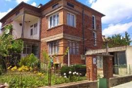 Spacious 2-storey house with outbuildings near Svilengrad