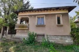 Old rural house with annex, storage and land situated in a quiet village