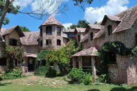 Luxury 15 Bed Villa For Sale in Bahia