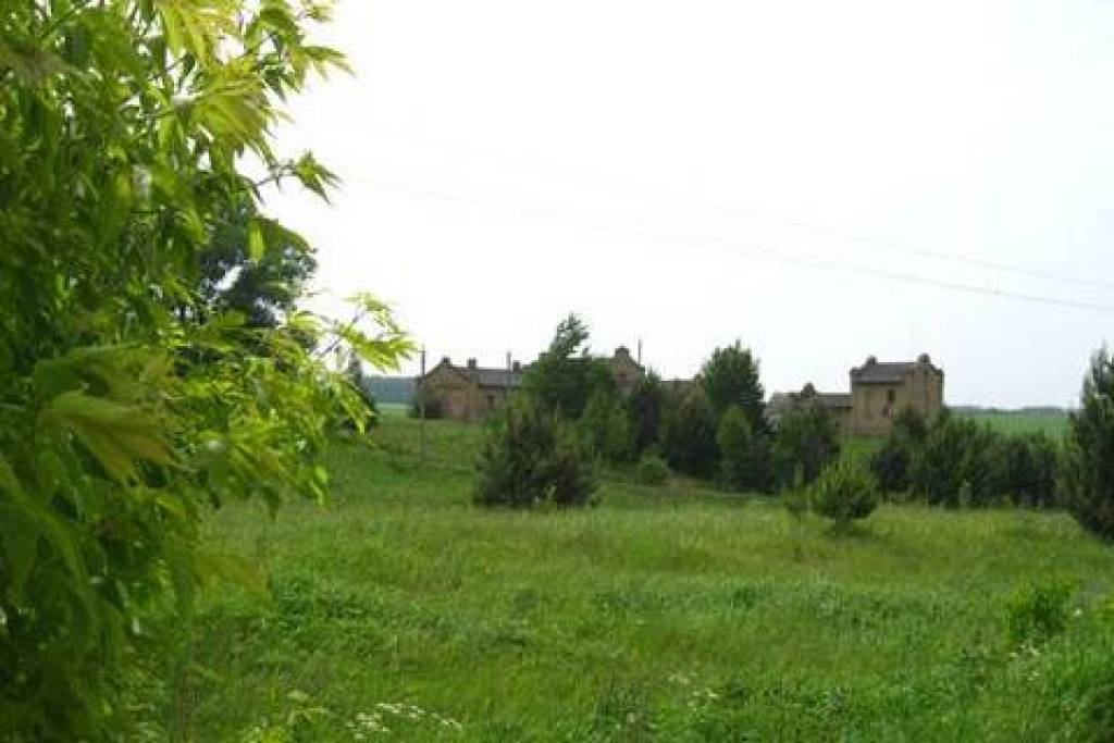 2 старинных здания