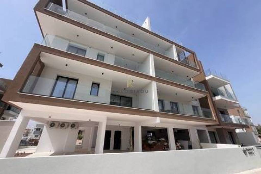 Top Floor, Three Bedroom Apartment with Roof Garden for rent in Livadia
