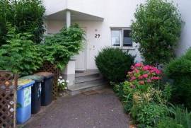 Family-friendly terraced house in quiet and central location near European School Frankfurt