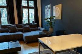 Beautiful large old building apartment in a central location