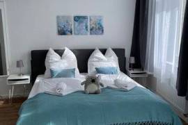 *Fully equipped* | central | quiet | bright + large | luxury apartment